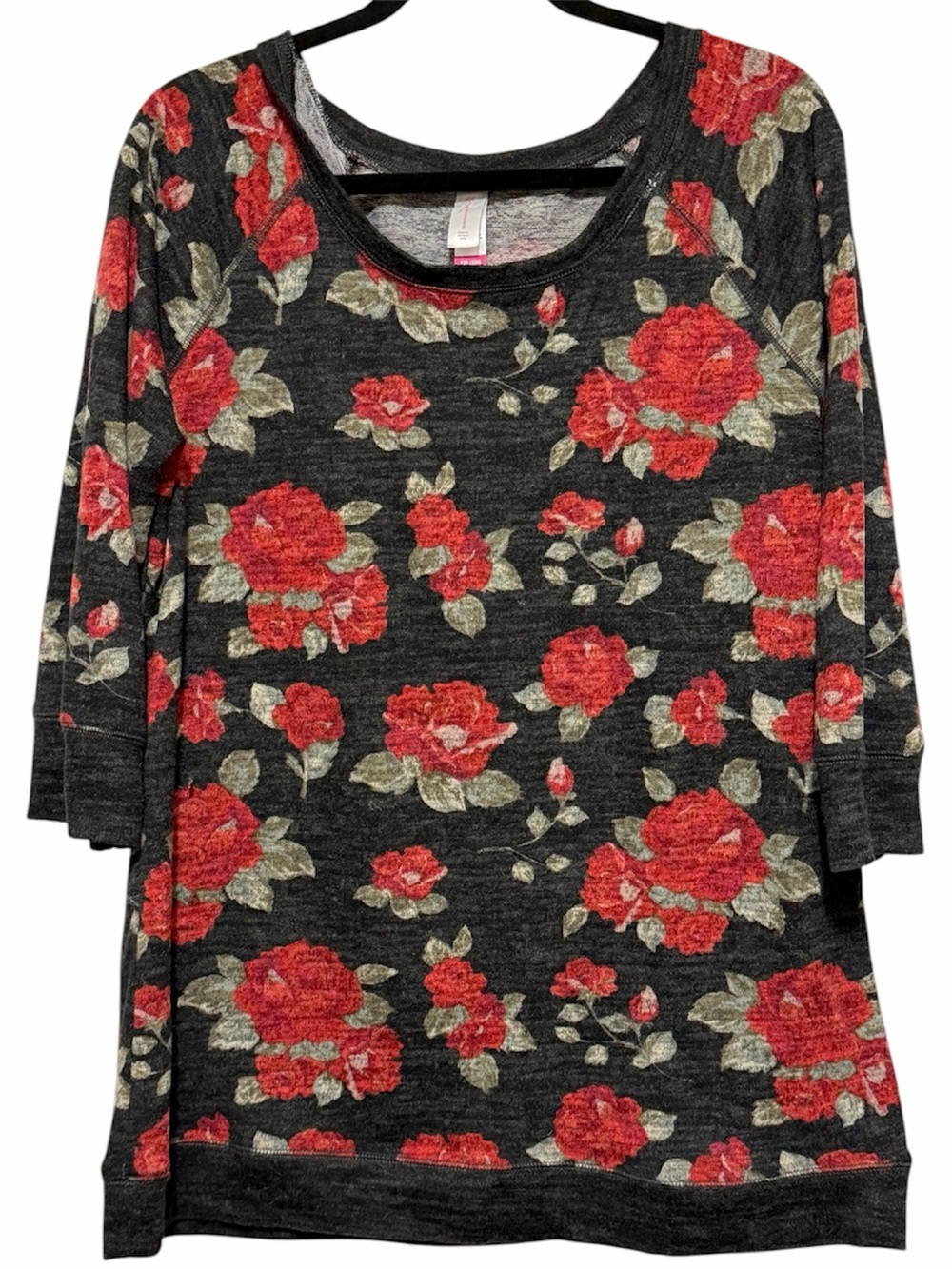 XXL Women's Floral Scoop Neck Top - Black with Red Roses